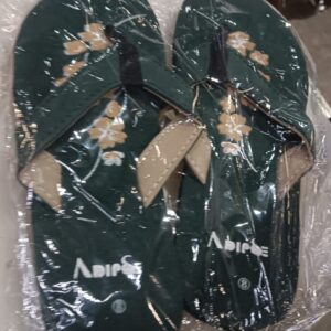 Men Slipper Green Color Size 8