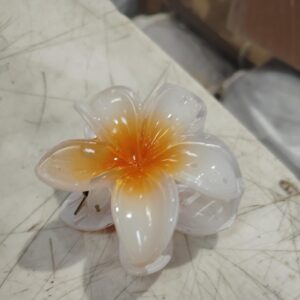 White Color Plastic Hair Lotus Clutcher