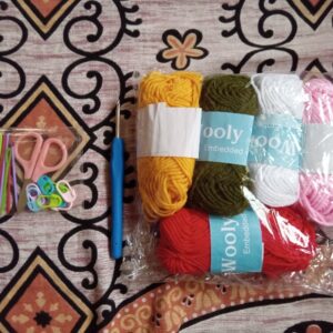 Private Lable Crochet Kits for Beginners with Crochet Thread Learn to Crochet Set Supplies DIY ToolsCrocheting Kit for Adults Kids