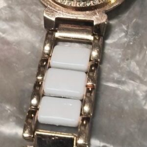 Gucci Ladies Chain Watch for women girls white round ring missing
