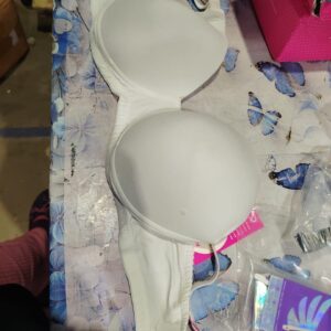 Clovia womans paded bra white colour 36 d