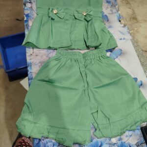 Private Label Girls Cute trendy Fashionable Stylish Sleeveless Round Neck Top and Bottom green 24 size