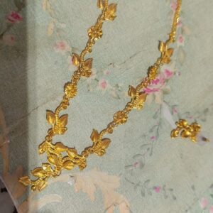 Private Label Women Golden Stylies Chain And Ear Ring Set