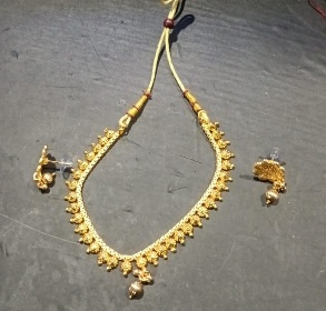Private Label WOMAN GOLD EARNING AND NECKLESS FOR GOLD