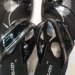 Women Black Color Slipper Size 7