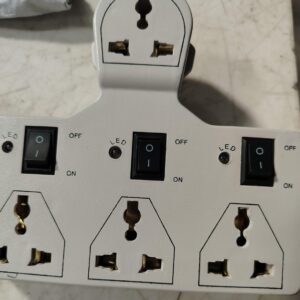 4 Universal Socket 3 Switch Multi Plug Pin Socket