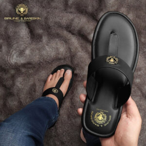 Black Leather T Strap Slide In Slippers With Golden Metal Lion Size 9