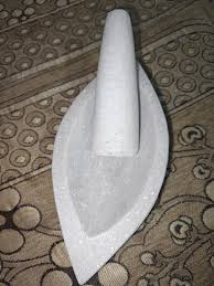 Gharonda White Marble Boat Shape Mortar And Pestle Set For Kitchen Use