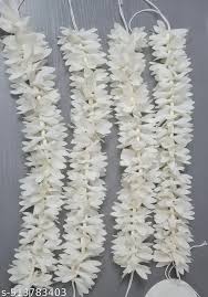 Off White Gajra For Women 5Pcs