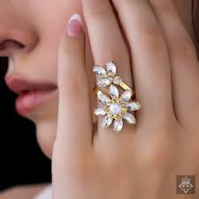 Prao Ring Anti Tarnish Crystal Flower